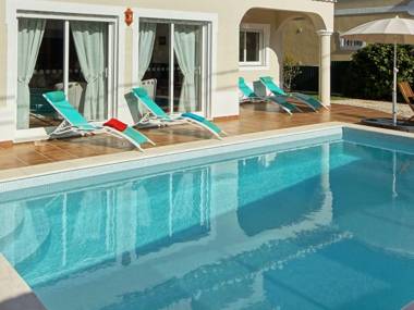 Elegant Villa in Carvoeiro with Swimming Pool
