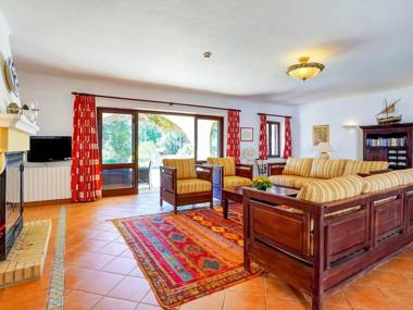 Stylish Villa in Lagoa with Private Swimming Pool