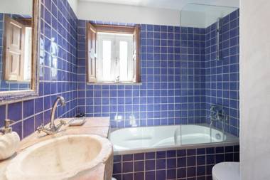 Rosa Estates The Farmhouse & Stables