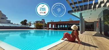 Four Views Monumental Lido