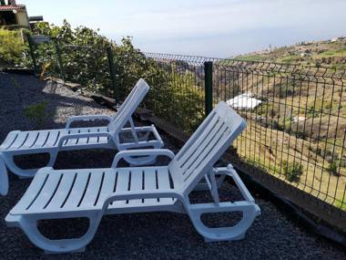 2 bedrooms appartement with sea view enclosed garden and wifi at Lombo Do Doutor 4 km away from the beach