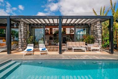 Garden Paradise by OurMadeira