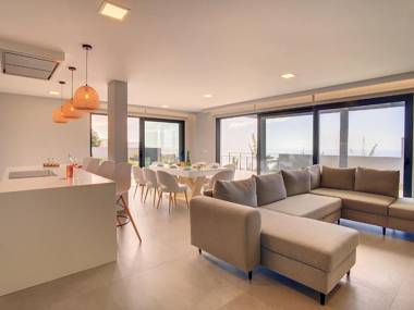 Villa de la Ponte by Atlantic Holiday