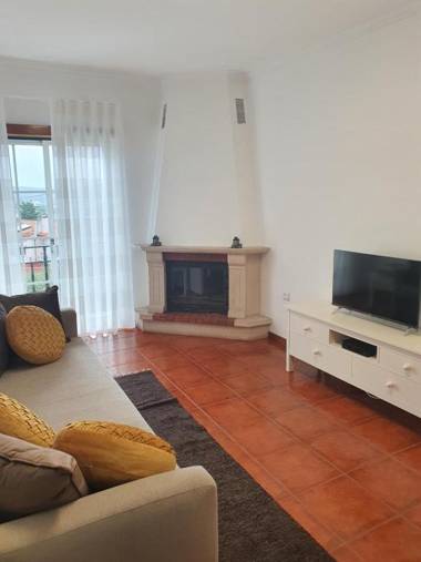 Lousã's Brown & White