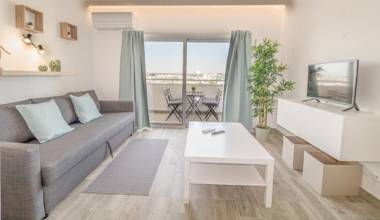 #48 Modern & High Floor Flat with Stunning View Pool