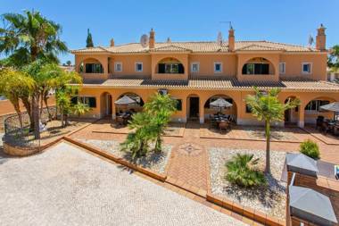 Villa Norcas Grande - excellent location - pool table table tennis heated pool large villa for big groups