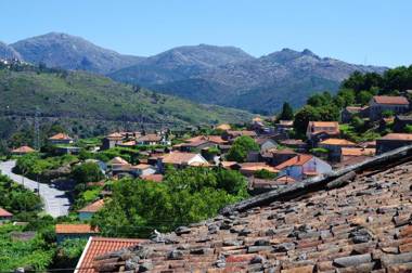 One bedroom villa with balcony and wifi at Lindoso