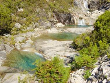 One bedroom villa with balcony and wifi at Lindoso