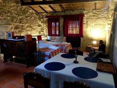 One bedroom house with shared pool balcony and wifi at Agueda