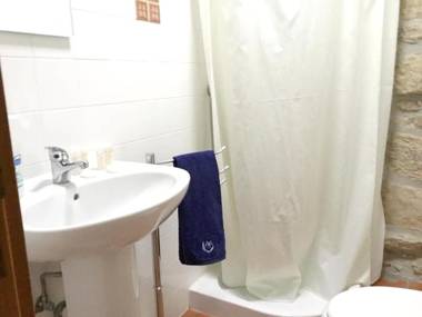 One bedroom house with shared pool balcony and wifi at Agueda