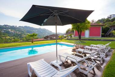 3 bedrooms villa with private pool enclosed garden and wifi at Sobradelo da Goma
