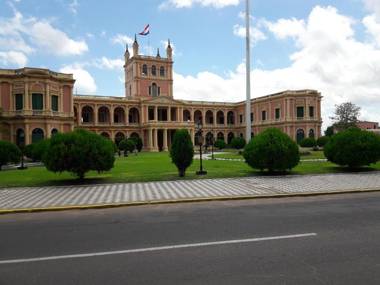 Centro de Asunción Nuevo Apartamento Cómodo Seguro Piscina Gimnasio y Parking