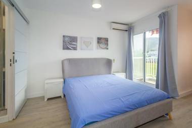 Montreuil - joli T2 refait à neuf centre-ville de Saint-Denis