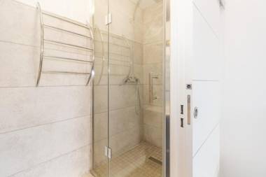 Montreuil - joli T2 refait à neuf centre-ville de Saint-Denis