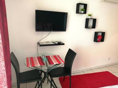 Studio avec vue sur la mer balcon et wifi a Saint Denis