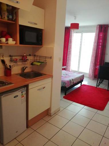 Studio avec vue sur la mer balcon et wifi a Saint Denis