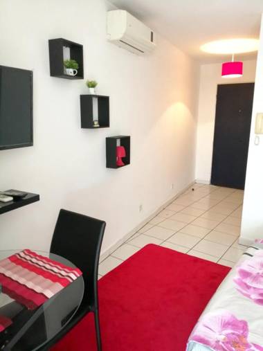 Studio avec vue sur la mer balcon et wifi a Saint Denis