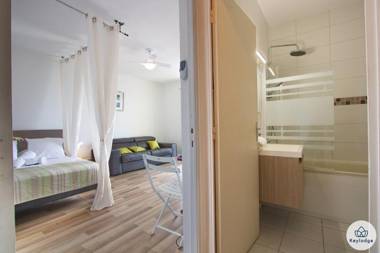 Faham Studio- 3 étoiles - 29m2 - Montgaillard - Proche du centre de Sainte Clotilde