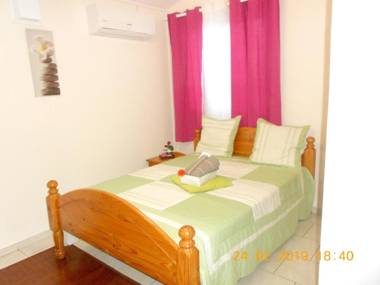 Bungalow d'une chambre avec piscine partagee terrasse amenagee et wifi a Saint Pierre