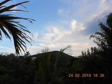 Bungalow d'une chambre avec piscine partagee terrasse amenagee et wifi a Saint Pierre