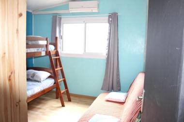 Maison de 2 chambres a Saint Gilles les Bains a 500 m de la plage avec terrasse amenagee et wifi