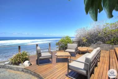 Villa Bois de Vie - 217m2 - Piscine - Pieds dans l'eau - Plage de Grand Fond