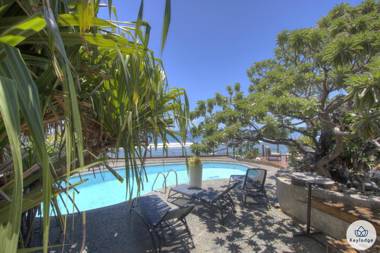 Villa Bois de Vie - 217m2 - Piscine - Pieds dans l'eau - Plage de Grand Fond