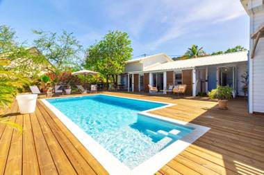 Athéna - villa de charme avec piscine et vue mer proche de la plage de Boucan Canot