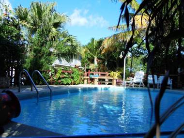 Maison de 4 chambres avec piscine partagee jardin clos et wifi a Saint Joseph a 6 km de la plage
