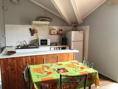 Studio avec piscine partagee terrasse amenagee et wifi a Saint Joseph a 6 km de la plage