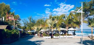 2mn à pieds plage Boucan Marina Appart Hotel & Villa