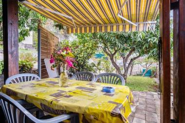 Bungalow d'une chambre avec vue sur la mer jardin clos et wifi a Saint Paul a 8 km de la plage