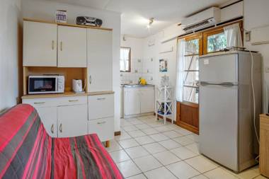 Bungalow d'une chambre avec vue sur la mer jardin clos et wifi a Saint Paul a 8 km de la plage