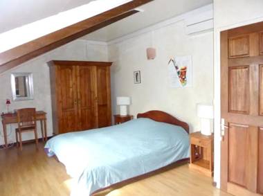 Appartement de 3 chambres avec vue sur la mer jacuzzi et jardin clos a Bois de Nefles Saint Paul