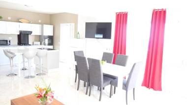 Villa de 4 chambres avec piscine privee jardin clos et wifi a Piton Saint Leu a 5 km de la plage