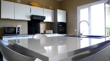 Villa de 4 chambres avec piscine privee jardin clos et wifi a Piton Saint Leu a 5 km de la plage