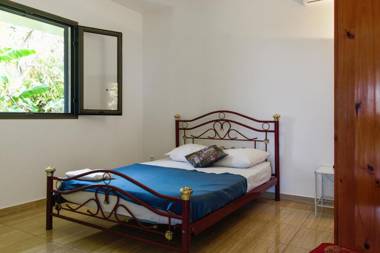 Maison de 2 chambres avec vue sur la mer jardin amenage et wifi a Sainte Rose a 2 km de la plage