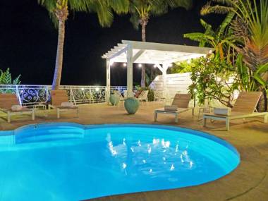 LA BOHEME résidence de 5 appartements avec piscine vue océan Petite Ile