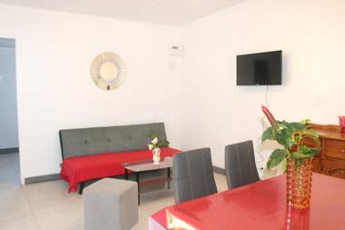 Maison d'une chambre avec vue sur la mer jardin amenage et wifi a Petite Ile a 2 km de la plage