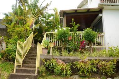 Studio avec vue sur la mer jardin amenage et wifi a Petite Ile a 4 km de la plage