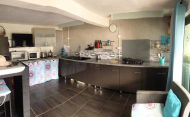 Appartement de 2 chambres avec piscine privee jardin clos et wifi a Saint Pierre