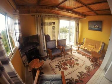 Appartement de 3 chambres avec vue sur la mer jardin clos et wifi a Le Tampon a 8 km de la plage