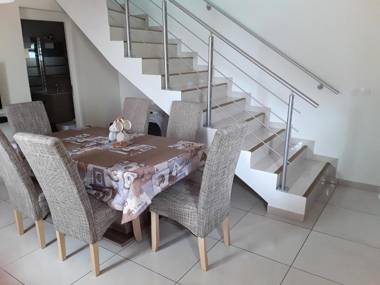 Appartement de 2 chambres avec vue sur la ville jardin clos et wifi a Le tampon