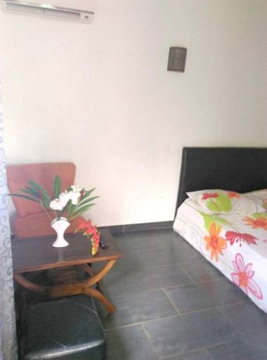 Maison d'une chambre avec piscine partagee jardin amenage et wifi a Ravine des Cabris a 7 km de la plage