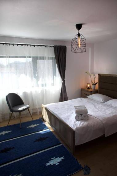 MIRA by Atra Doftana