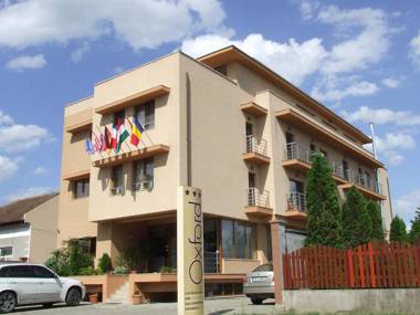 Hotel Oxford Inns&Suites
