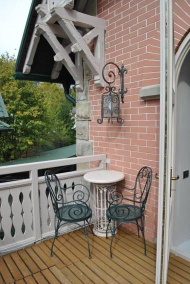 Vilele Lucia Luxury Mens Sana