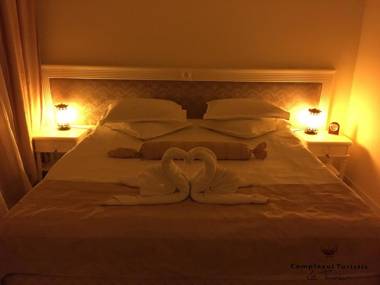 Complex La Tunuri - Vila Economat