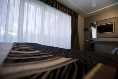 Exclusive Hotel & More