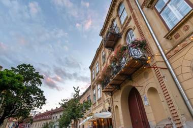 St Andrew's Balcony Apartment